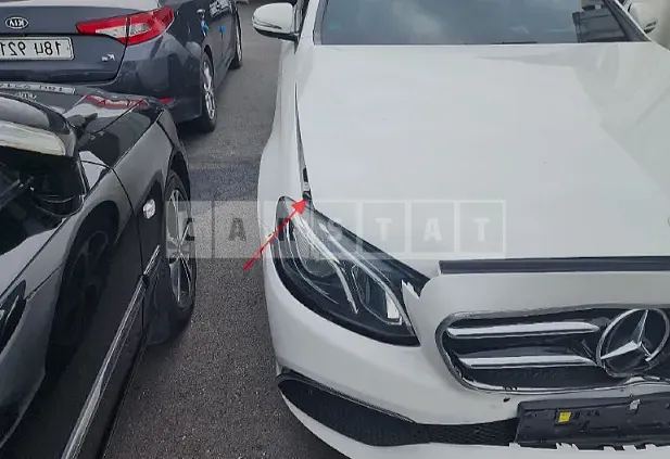 Photo 2 of 9: 2020 Mercedes-Benz E250, VIN WDDZF4FB8LA709012 — Korean insurance auction