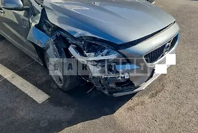 Photo 1 of 7: 2018 Volvo V40 D3, VIN YV1MV79K0J2444077 — Korean insurance auction