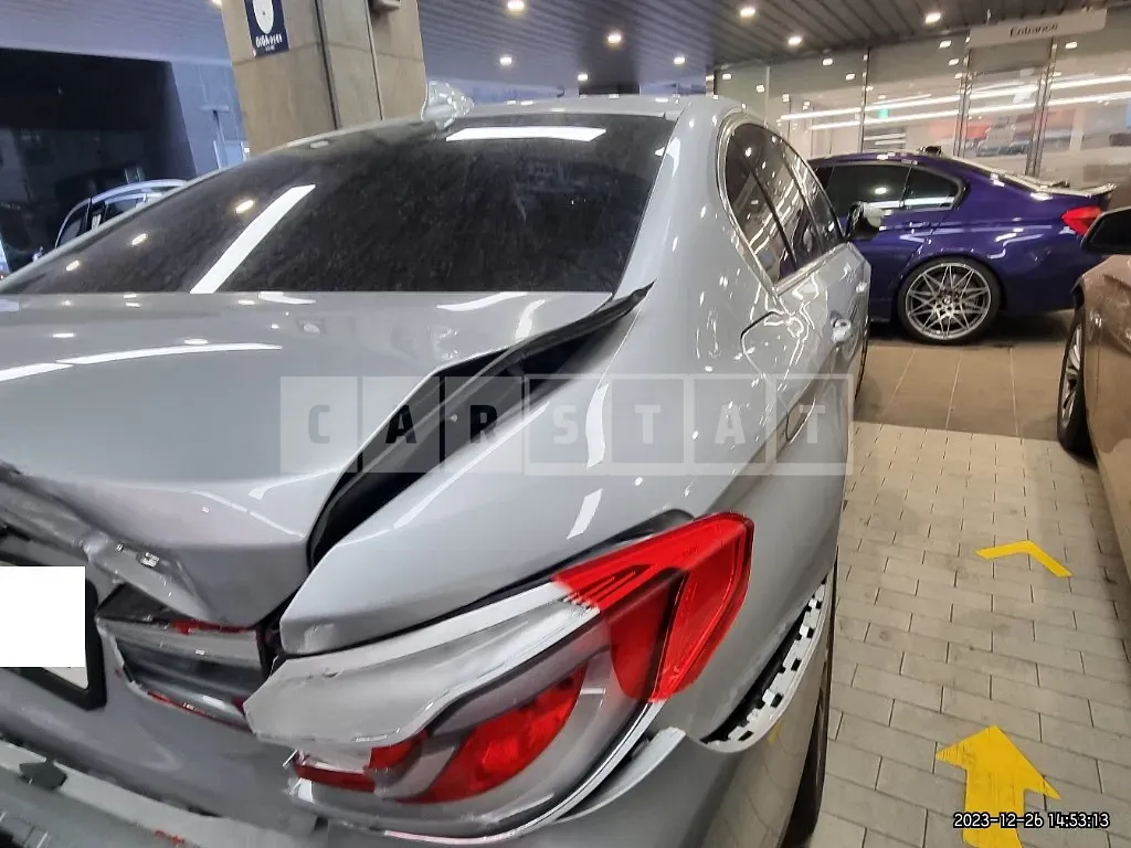 Photo 2 of 44: 2020 BMW 520d xDrive Luxury, VIN WBAJF5103LCE17131 — Korean insurance auction