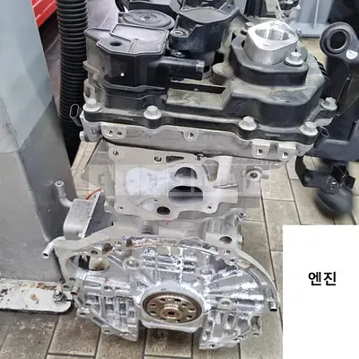 Photo 1 of 3: 2022 Kia Engine Sorento Engine+turbo+intercooler, VIN KNARL81FHPA186716 — Korean insurance auction