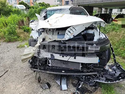 Photo 1 of 17: 2022 Hyundai IONIQ 5 Long Range — Korean insurance auction