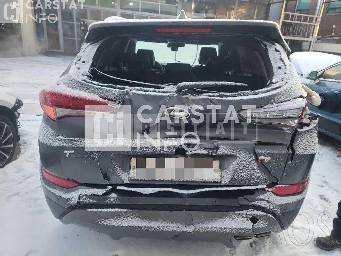 Photo 2 of 5: 2015 Hyundai Tucson TL 2.0 — Korean insurance auction