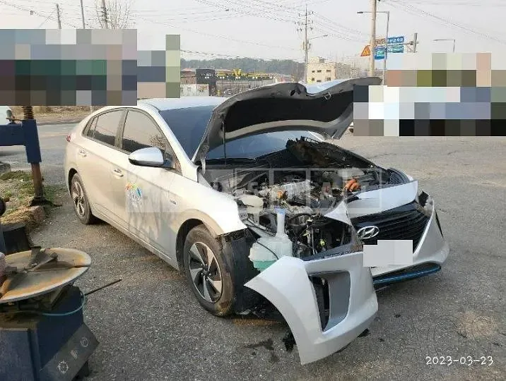 Photo 2 of 21: 2016 Hyundai IONIQ Hybrid, VIN KMHC751CGGU003937 — Korean insurance auction
