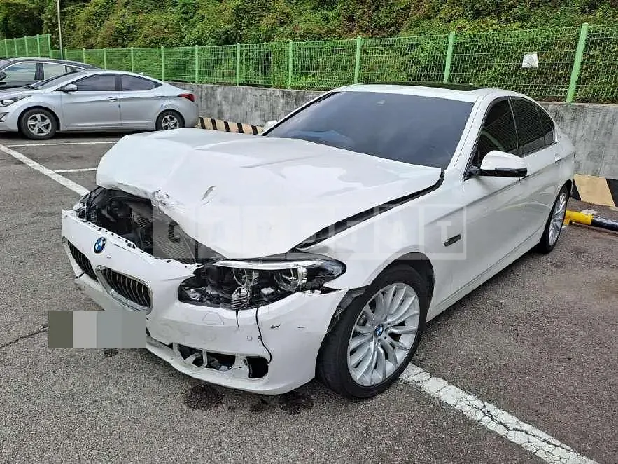 Photo 2 of 11: 2016 BMW 520d xDrive — Korean insurance auction
