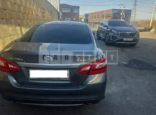 Photo 2 of 13: 2017 Nissan Altima 2.5 — Korean insurance auction
