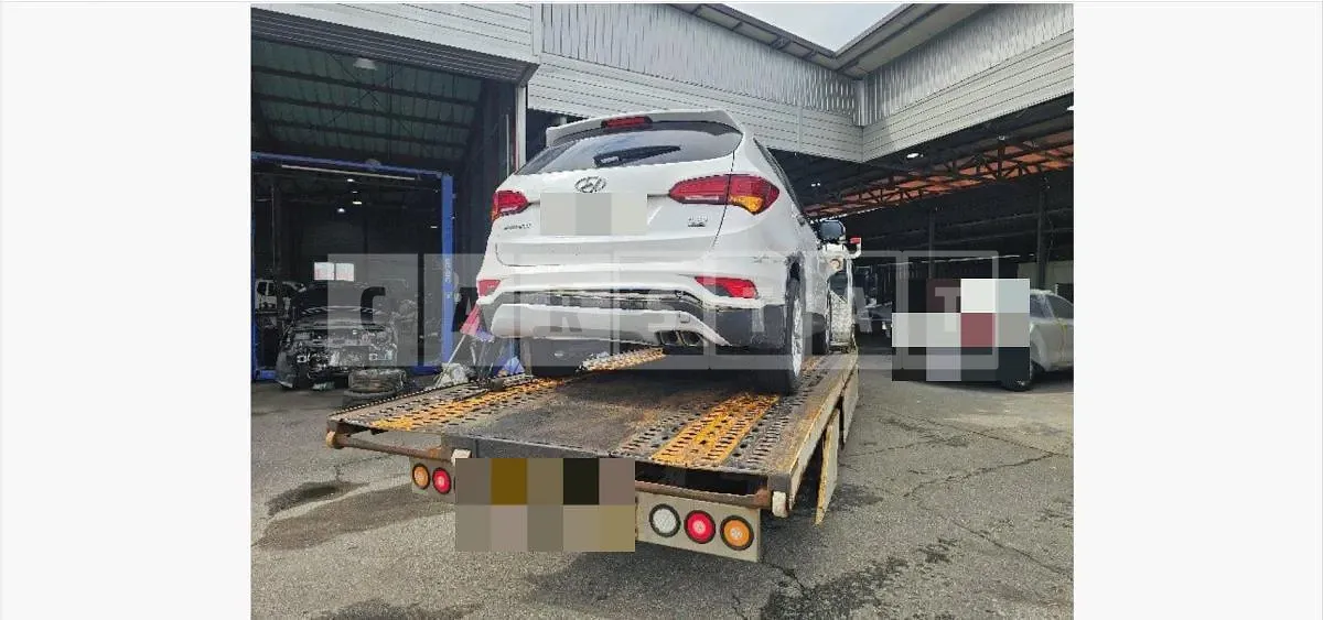 Photo 2 of 25: 2017 Hyundai Santa Fe DM (4WD) — Korean insurance auction