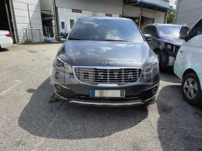 Photo 1 of 13: 2017 Kia Carnivals — Korean insurance auction