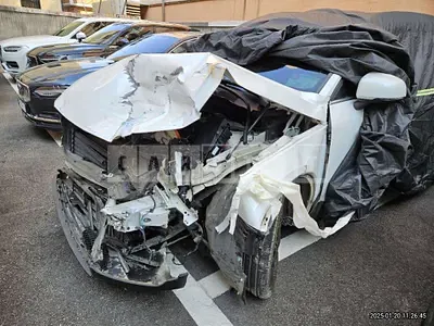 Photo 1 of 23: 2019 Volvo XC40T4 AWD — Korean insurance auction