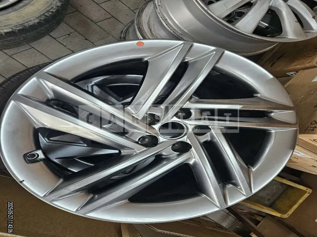 Photo 2 of 3: 2024 Genesis (parts) G80 2.5T Wheel — Korean insurance auction