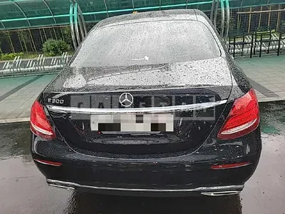Photo 1 of 69: 2018 Mercedes-Benz Sandsbenz E300 — Korean insurance auction