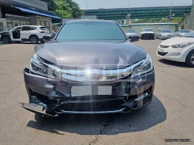 Photo 1 of 73: 2017 Honda Accord Hybrid, VIN JHMCR6650HC200365 — Korean insurance auction