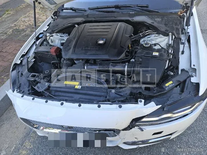 Photo 2 of 21: 2017 Jaguar XF 20d — Korean insurance auction