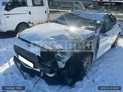 Photo 1 of 18: 2022 Genesis G70, VIN KMTG341ABPU117023 — Korean insurance auction