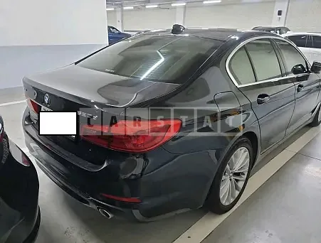Photo 2 of 12: 2020 BMW 520d xDrive Luxury, VIN WBAJF5102LCE37774 — Korean insurance auction