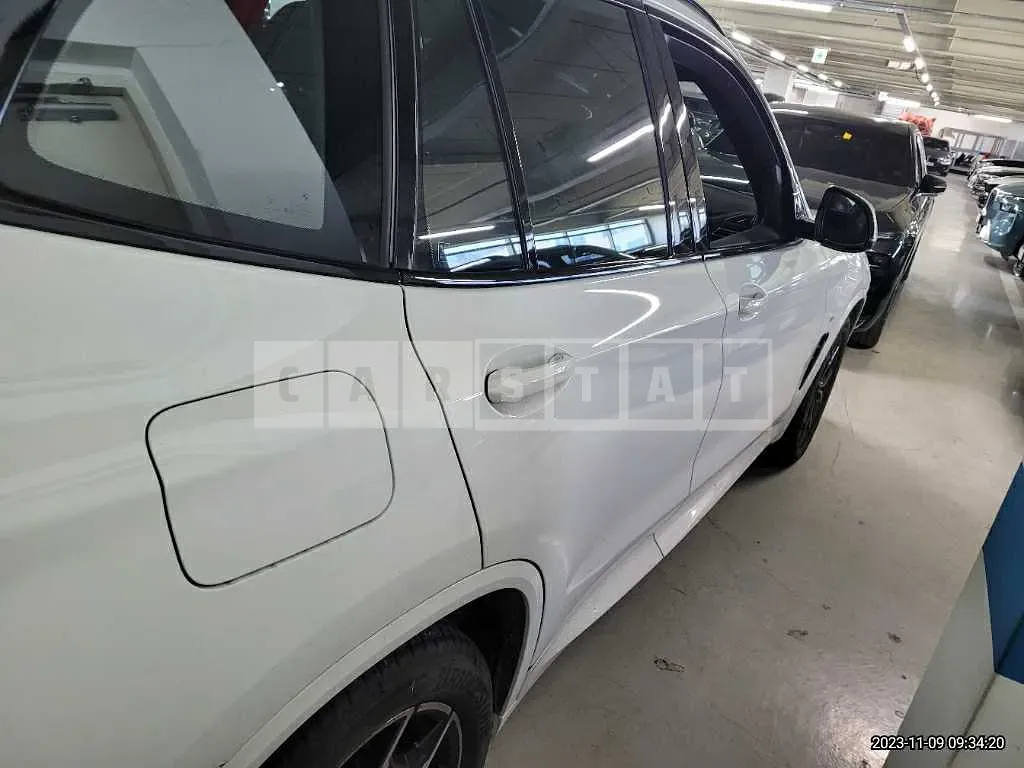 Photo 2 of 16: 2023 BMW X3 xDrive 20i, VIN WBA31DP01P9R94197 — Korean insurance auction