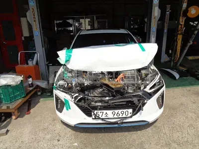 Photo 1 of 9: 2016 Hyundai Modern Ionic, VIN KMHC051CGGU003242 — Korean insurance auction