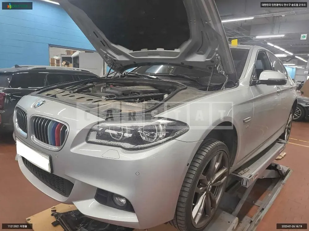 Photo 2 of 12: 2015 BMW 520d X Drive, VIN WBA5E7100GG156147 — Korean insurance auction