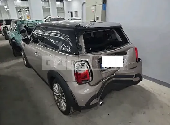 Photo 2 of 6: 2022 MINI Cooper — Korean insurance auction