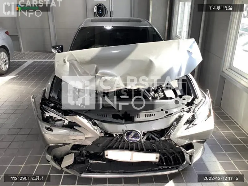 Photo 2 of 17: 2021 Lexus ES300h, VIN JTHBA1C11N2009025 — Korean insurance auction