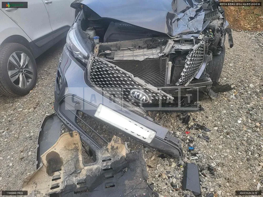 Photo 2 of 6: 2016 Kia Sorento /Sorrento, VIN KNAPS81ABGA258414 — Korean insurance auction