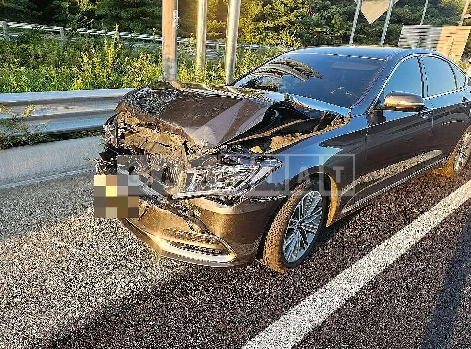 Photo 2 of 5: 2018 Genesis G80 — Korean insurance auction