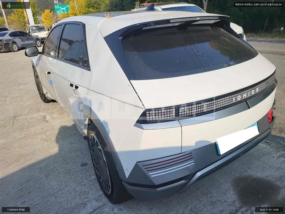 Photo 2 of 34: 2023 Hyundai IONIQ 5, VIN KMHKR81EFPU230303 — Korean insurance auction