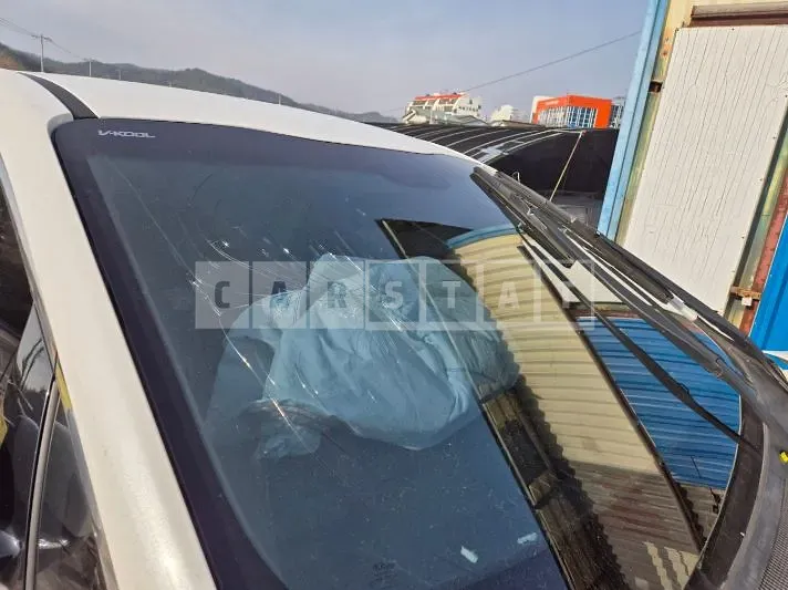 Photo 2 of 12: 2018 Kia Carnival Limousine, VIN KNAMB81ABJS433417 — Korean insurance auction
