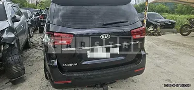Photo 1 of 17: 2018 Kia Carnivals — Korean insurance auction