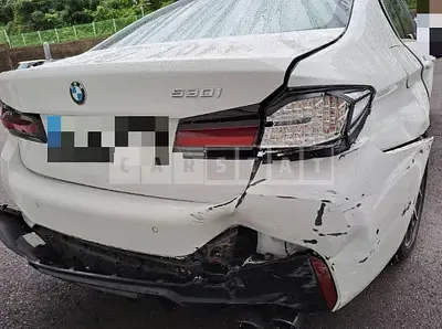 Photo 1 of 28: 2021 BMW 530i — Korean insurance auction
