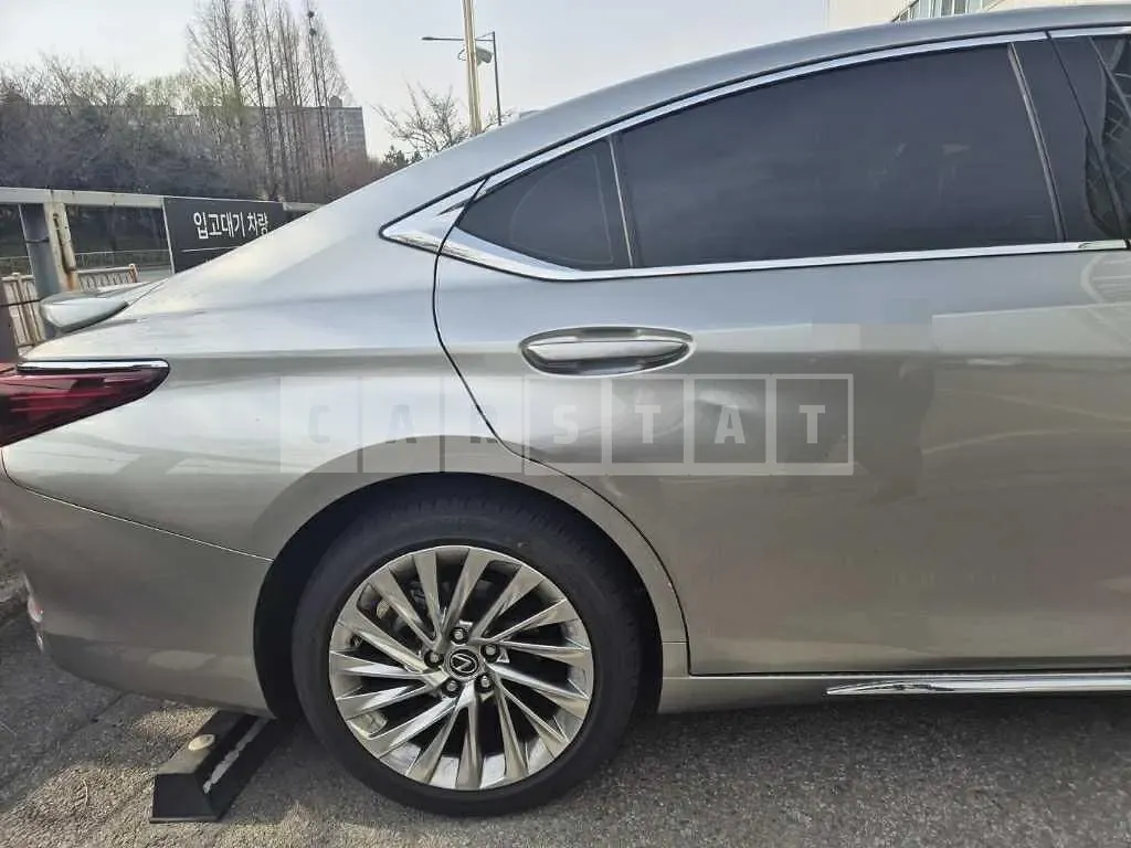 Photo 2 of 3: 2025 Lexus (parts) ES300h Wheels — Korean insurance auction