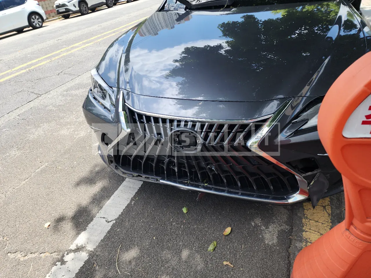 Photo 2 of 23: 2022 Lexus ES300h, VIN JTHBA1C19N2010116 — Korean insurance auction