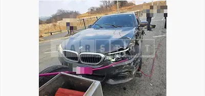 Photo 1 of 2: 2017 BMW 520d — Korean insurance auction