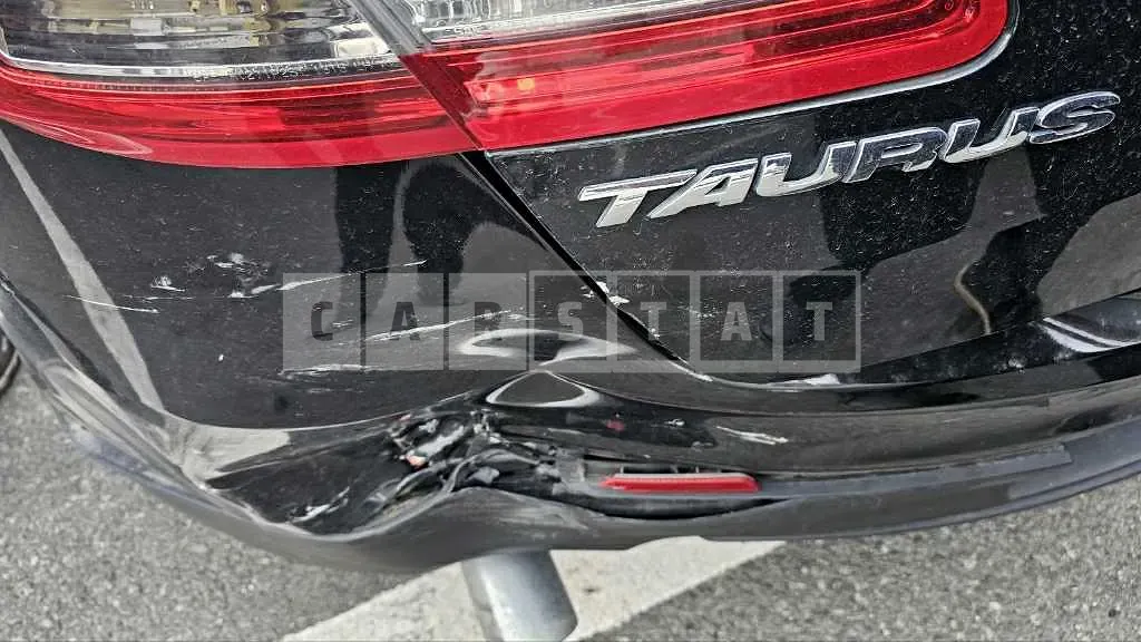 Photo 2 of 27: 2015 Ford Taurus — Korean insurance auction