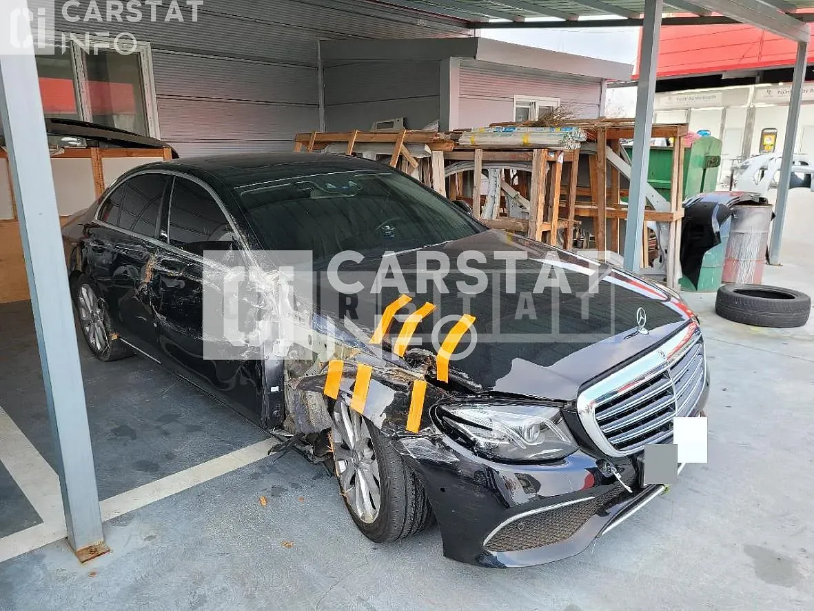 Photo 2 of 7: 2017 Mercedes-Benz E220 d, VIN WDDZF0EB8HA207876 — Korean insurance auction