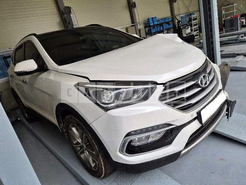 Photo 2 of 9: 2015 Hyundai Santa Fe, VIN KMHSW81UBGU532522 — Korean insurance auction