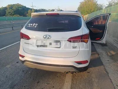 Photo 1 of 11: 2017 Hyundai Santa Fe DM (4WD) — Korean insurance auction