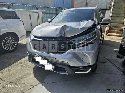 Photo 1 of 8: 2017 Honda CR-V 4WD, VIN 5J6RW2890HL521712 — Korean insurance auction