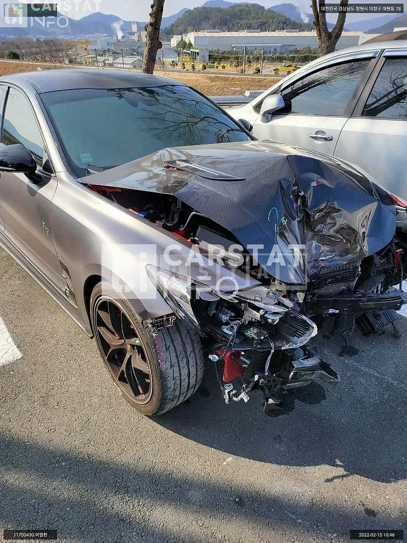Photo 2 of 14: 2019 Kia Stinger, VIN KNAE751CDLS072722 — Korean insurance auction