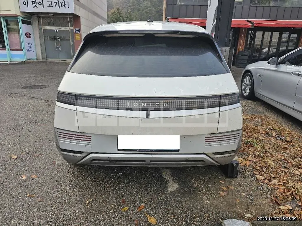 Photo 2 of 21: 2022 Hyundai Modern Ionic 5, VIN KMHKN81AFNU107860 — Korean insurance auction