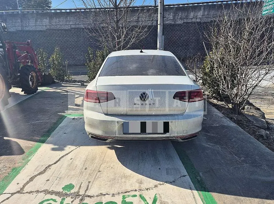 Photo 2 of 20: 2021 Volkswagen Passat GT 2.0 TDI, VIN WVWZZZ3CZME026298 — Korean insurance auction