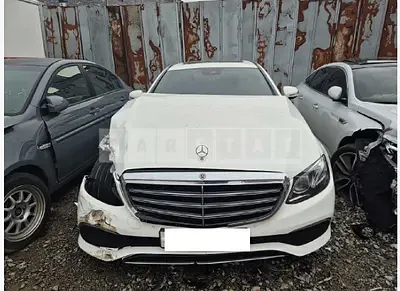 Photo 1 of 28: 2019 Mercedes-Benz E220 d 4Matic — Korean insurance auction