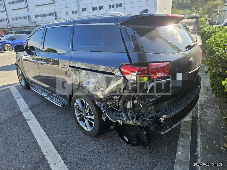 Photo 2 of 26: 2018 Kia Carnivals — Korean insurance auction