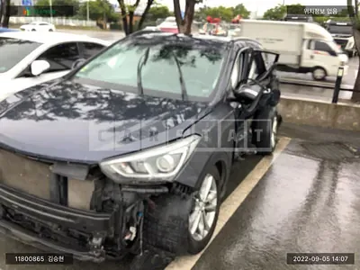 Photo 1 of 19: 2017 Hyundai Santa Fe, VIN KMHSW81UBHU729477 — Korean insurance auction