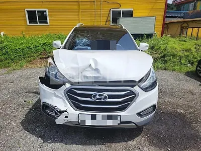 Photo 1 of 12: 2014 Hyundai Tucson, VIN KMHJT81VBFU031603 — Korean insurance auction