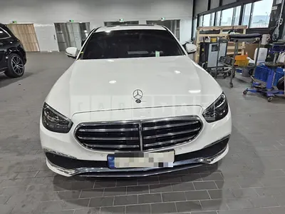Photo 1 of 22: 2022 Mercedes-Benz E250, VIN W1KZF4FB0NB036312 — Korean insurance auction