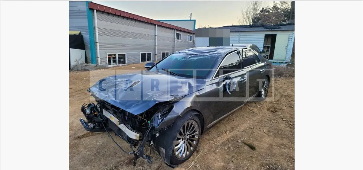 Photo 2 of 9: 2018 Genesis EQ900 — Korean insurance auction