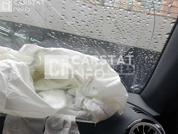 Photo 2 of 9: 2018 Mercedes-Benz E220d, VIN WDDZF0EBXJA409866 — Korean insurance auction