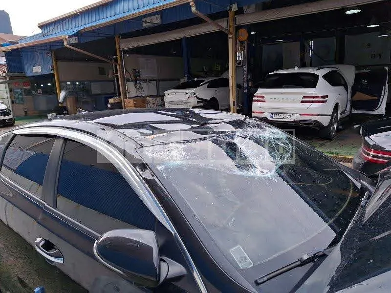 Photo 2 of 2: 2018 Kia K5, VIN KNAGU416BKA301494 — Korean insurance auction
