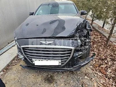 Photo 1 of 16: 2017 Hyundai G80, VIN KMHGL41DBHU210632 — Korean insurance auction