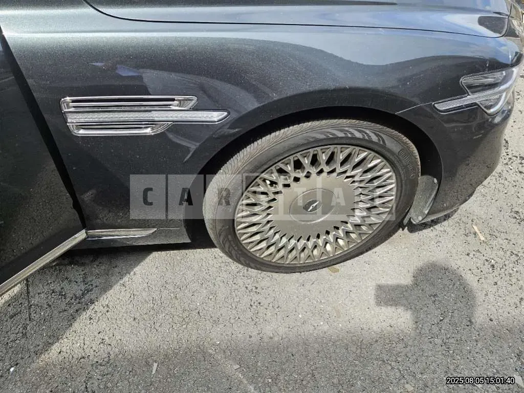 Photo 2 of 12: 2020 Genesis G90 — Korean insurance auction